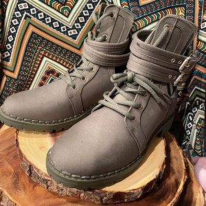 Shoedazzle MAAIKE Olive Combat Boot *NEW* Size 8